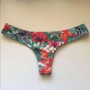 Midori Bottoms in Lahaina